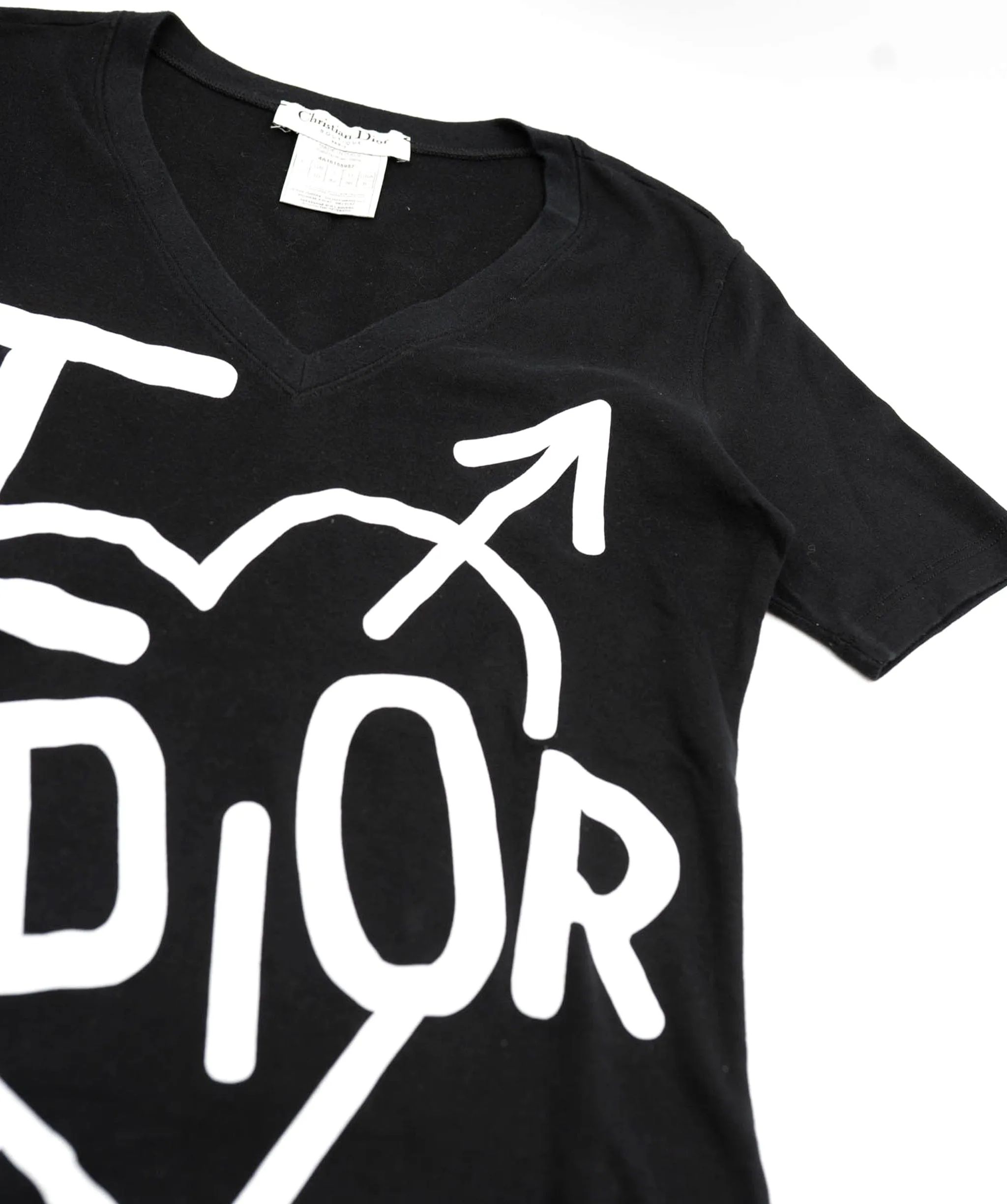 Dior Heart Logo V-neck T-shirt Black ASL4504