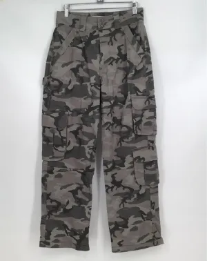 NWT Abercrombie & Fitch Cargo Pants - Size 27/4s