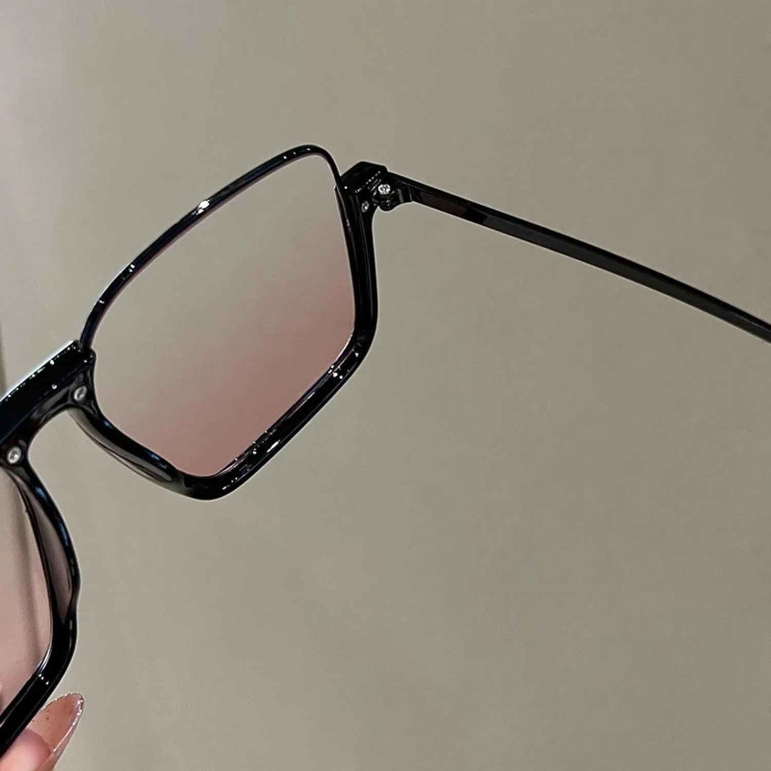 Quality Vintage Fashion Sunglasses for Men Women Metal Frame Luxury Shades Driving Shades Travel Sun Eyewear Uv400