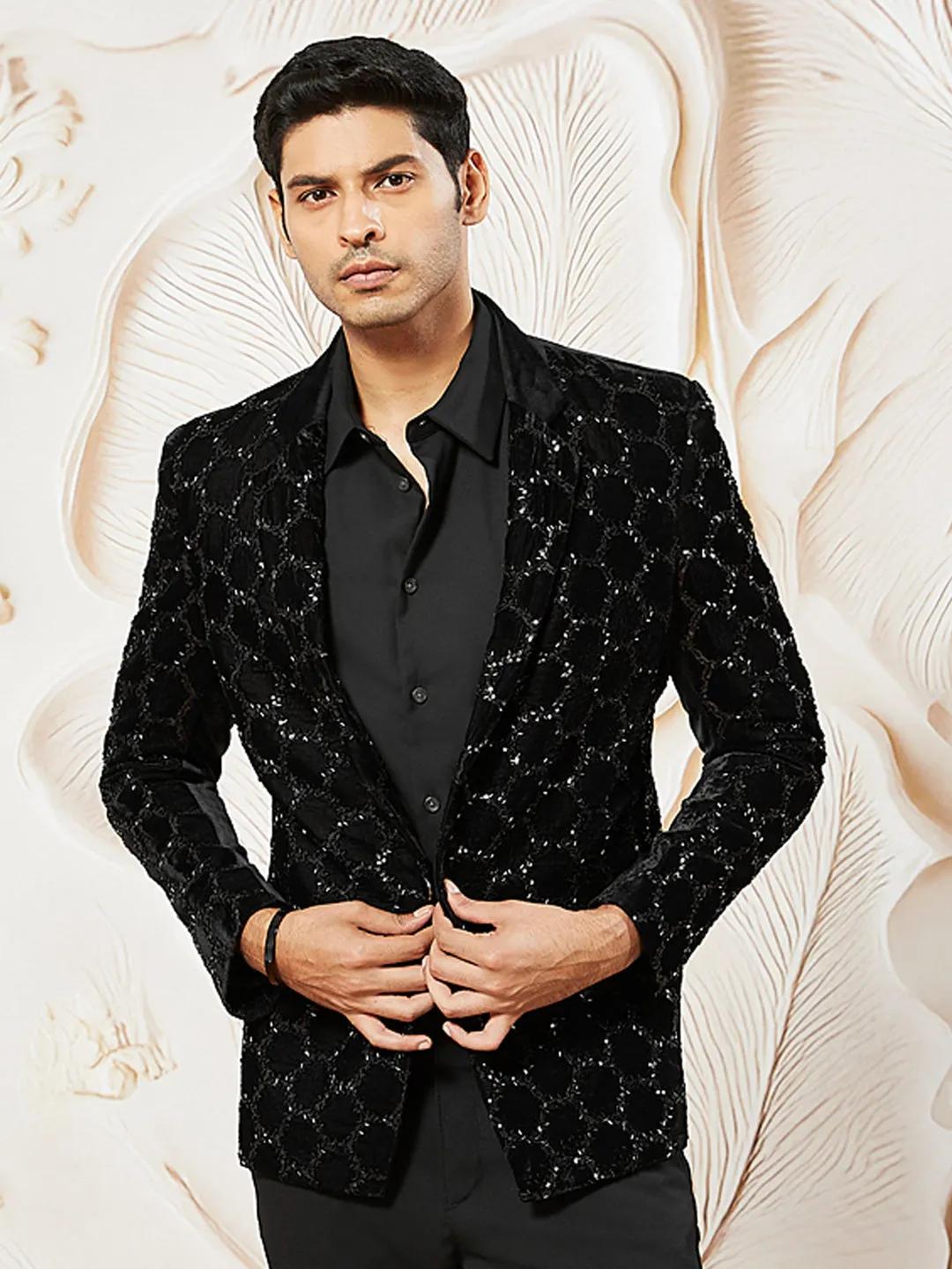 VASTRAMAY Men's Black Velvet Blazer