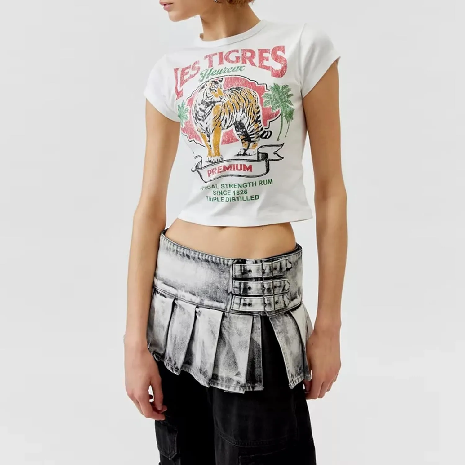 Womens Graphic Print Baby Tees Y2k Cute Tiger Slim Fitted Crop Tops Vintage Aesthetic T Shirts Teen Girl Clothes