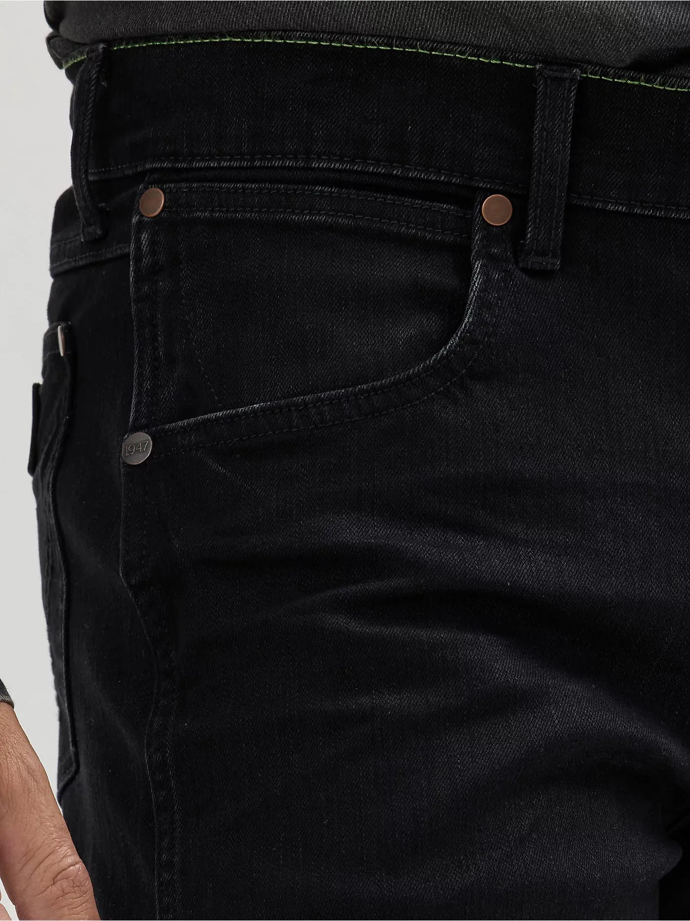 WRANGLER RETRO BLACK SLIM STRAIGHT FIT JEANS